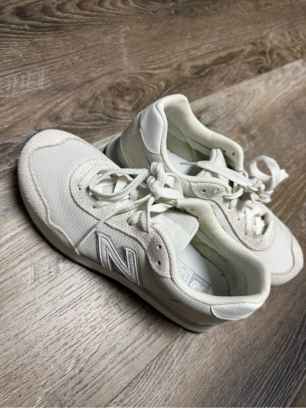 New Balance Off-White 515 V3 Classic Sneaker - Picture 3 of 6
